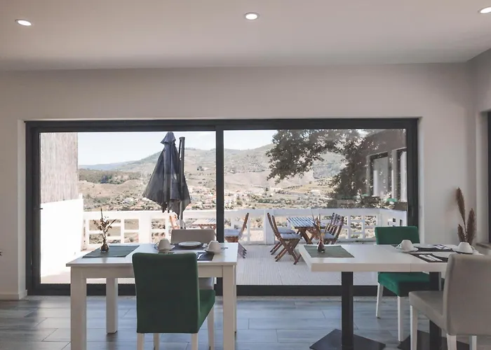 Quinta Da Portela Douro Alojamento de Acomodação e Pequeno-almoço 4*