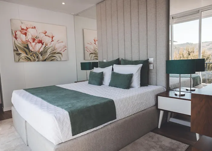 Quinta Da Portela Douro Bed & Breakfast 4*